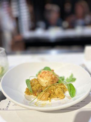 Chicken and turmeric rice with cheese bread