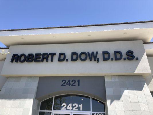 Robert D Dow, DDS