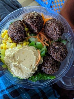 Falafel salad