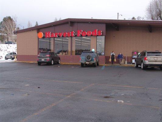 Front Entrance to Harvest Foods