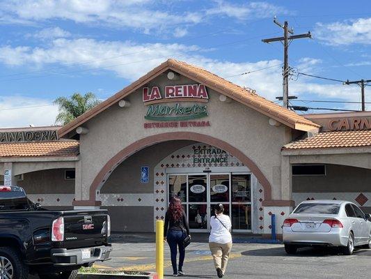 La Reina Bakery