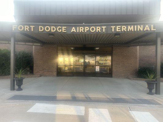 Fort Dodge Regional Airport front entrance.