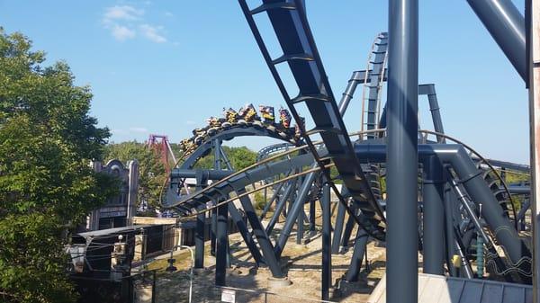 A train rolls thru the 1st of 2 corkscrew elements. One of my favorite action shots to date! :D