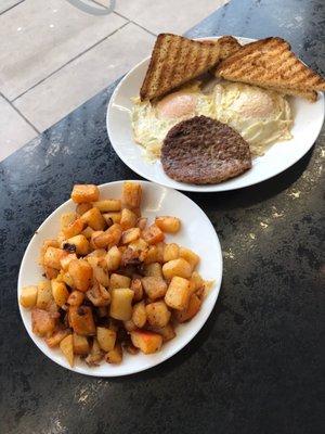 Egg platter with home fries