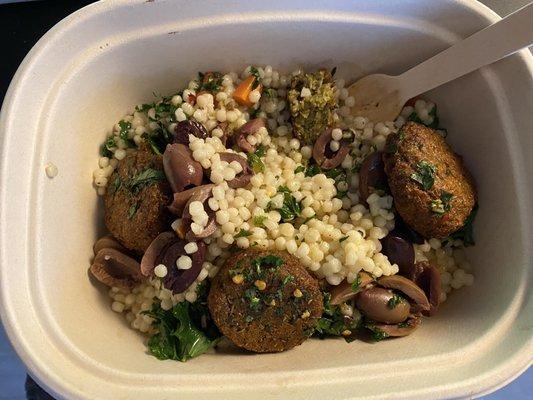 Vegan Mediterranean bowl