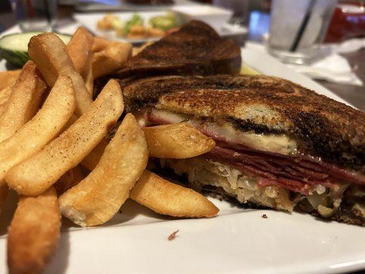 Classic Grilled Reuben Sandwich