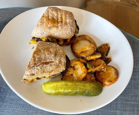 Home Style Meatloaf panini