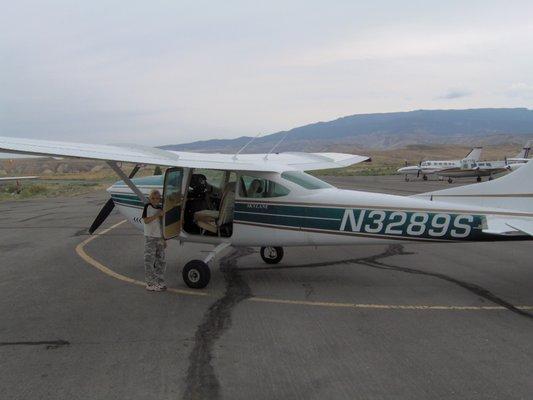 Rent our Cessna 182