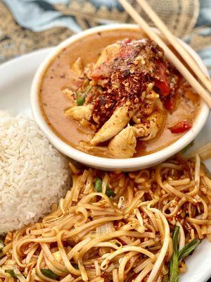 Lunch Special:  Chicken Penang and Pad Thai