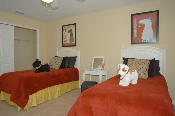 Contempo Vacation Home- Twin Bedroom