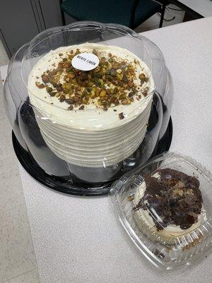 Pistachio cream cheese cake and brownie cheesecake