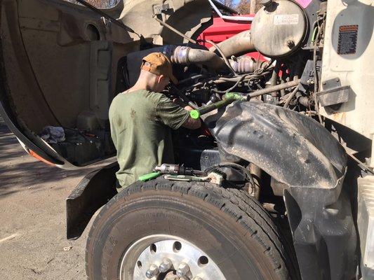 Replacing U Joints on a 2006 Mack CV724 today