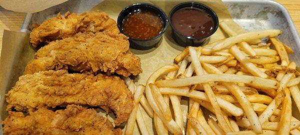 Chicken fingers & french fries