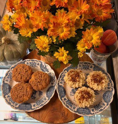 Gluten friendly coffee cakes and cinnamon roll muffins. Made from scratch with love and organic ingredients!