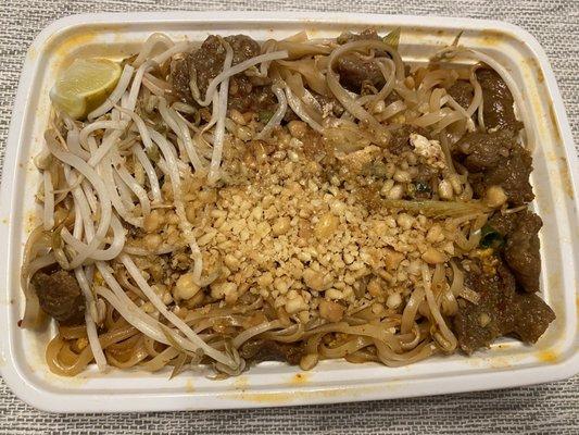 Pad Thai with beef