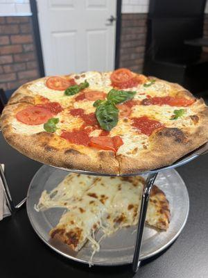 Old world margarita pizza and cheese bread