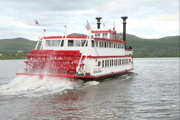 Cruise The Hudson River Mississippi Style! (tm)