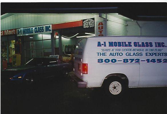 The Home of the Auto Glass Experts!  1-800-872-1452 631-878-3855     631-662-1597