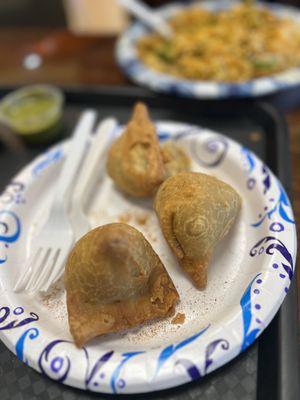 Samosa (3pcs) with Chutney