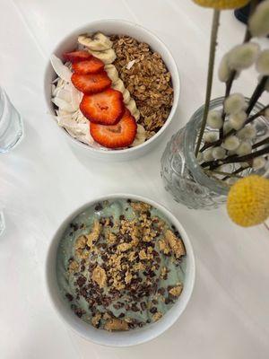 Cookie Monster Smoothie Bowl