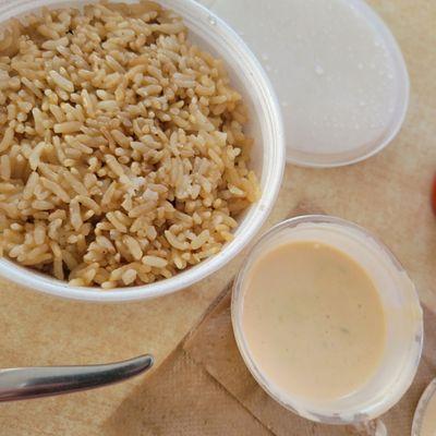 Fried rice and white sauce