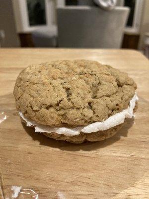 Oatmeal cream pie cookie