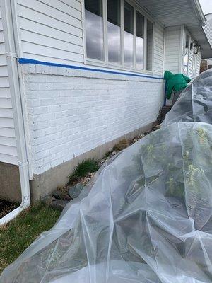 Paint removal from brick