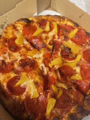 Pepperoni pineapple and bacon yummy!!