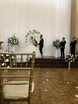 Beautiful my wedding arch and centerpieces for my wedding