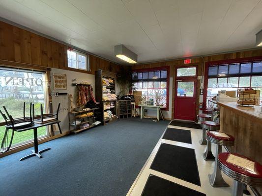 View of entrance and gifts @ Roseanna's Cafe.