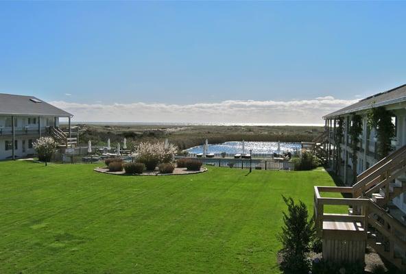 Ocean Dunes Courtyard