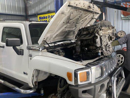 Hummer - extracting broken rusted exhaust bolts