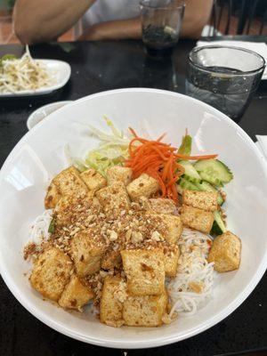 Tofu noodle salad bowl