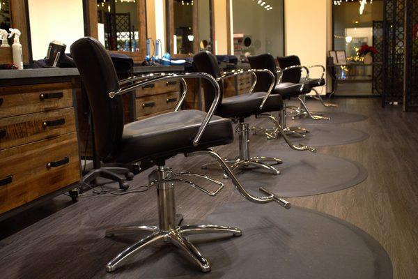 Visit the chic interior at Asante, Redmond's best salon featuring the best hair cuts and color, hair extensions, and high-end hairpieces.