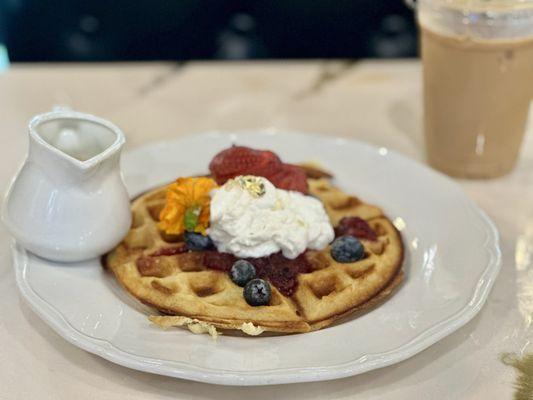 Merry Berry's Waffle (only available Sundays)