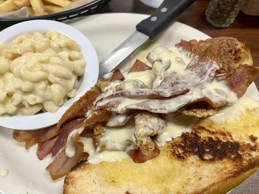 Triple Pig Po Boy & Mac n Cheese