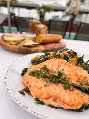 The kale sales with salmon was def a winner!