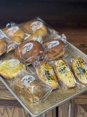 My picks of their Korean style sweet breads. Good quality. Family loved them.