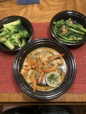 Shrimp scampi with up-charge of broccoli rabe and broccoli (but pasta not included with the 29$ order).