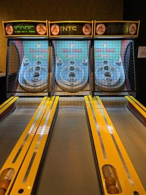 16 Bit Arcade and Bar - free Skee Ball!