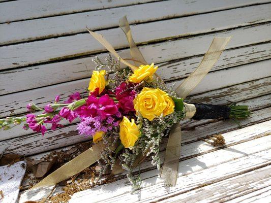 Simple bouquet, took the home bundled together and had a gorgeous bouquet for prom.