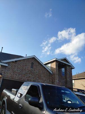 HOLIDAY LIGHTS, HOLIDAY NIGHTS.

A before photo of another customer's house in Hunter's Crossing, Bastrop.