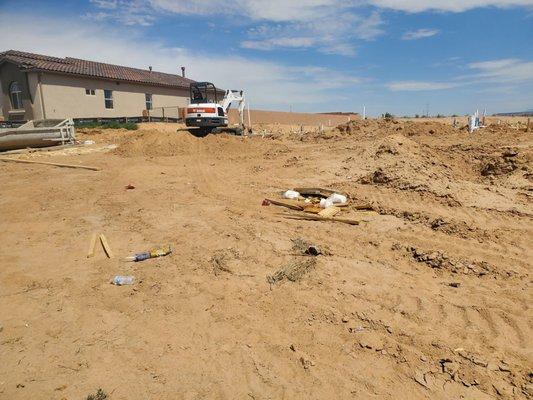 Every Hakes Brothers homes built in our neighborhood of Vista Entrada has trash and dirt everywhere!