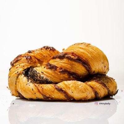 Marzipan, poppy seed and sesame twist