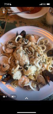 Seafood linguini