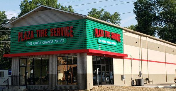 Plaza Tire Service - Paducah North is located at 2025 Park Avenue.