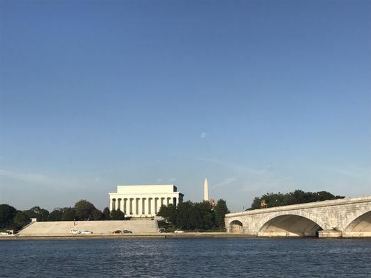 Lincoln and Washington on last leg of the sunset tour