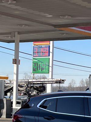 Extremely high gas prices! 3.19 for reg. Borderline outrageous!