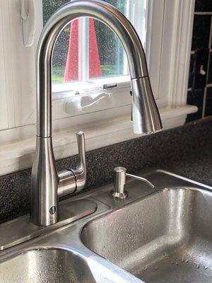 New kitchen sink faucet replaced by menwon #plumbing and drain services