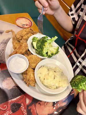 Chicken Critters With Masked Potatoes & Broccoli